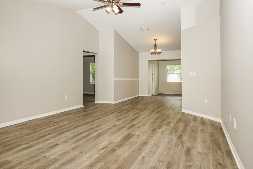 Building Photo - 5146 Old Ashwood Dr