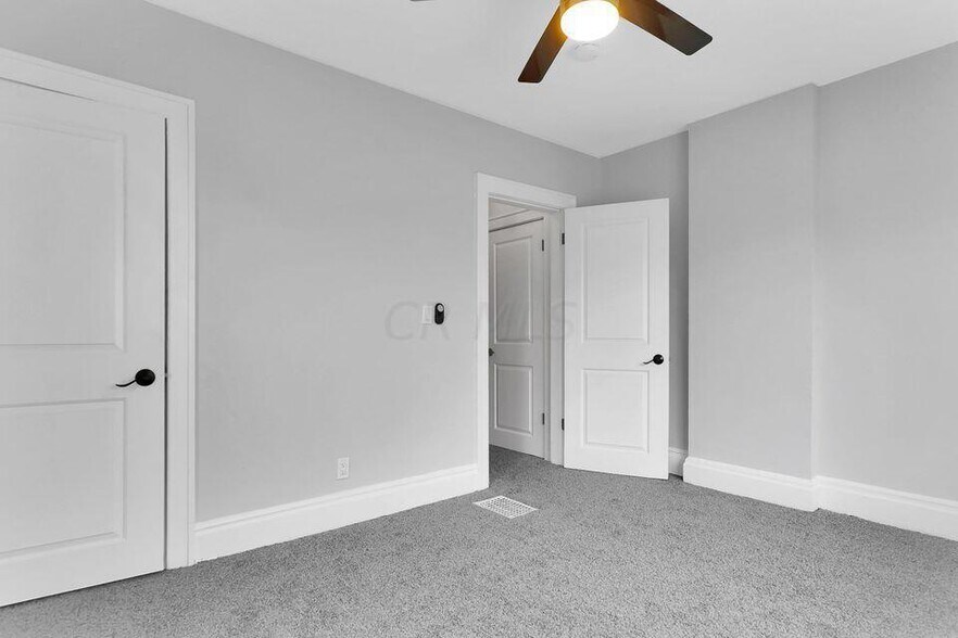 Building Photo - 549 Fairwood Ave