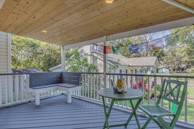Building Photo - Cute home in Easy Nash w/fenced in yard