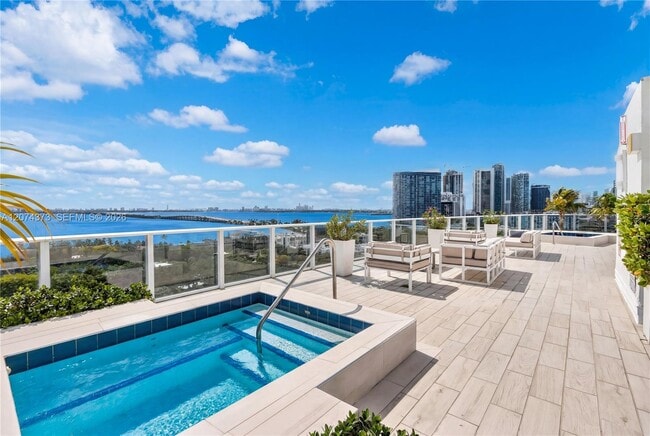 Building Photo - 4250 Biscayne Blvd