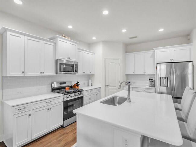 Building Photo - 10108 Hammock Brook Dr