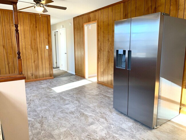 Building Photo - 498 Bunker Hill Rd