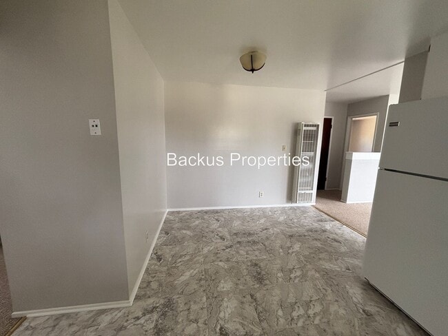 Building Photo - Three bedroom North Salinas Home on Linwoo...
