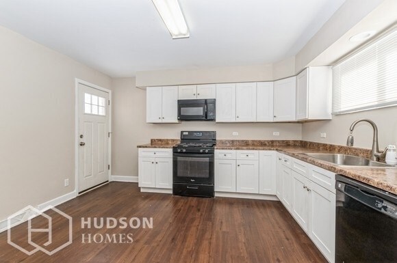 Building Photo - 15237 Ridgeway Ave