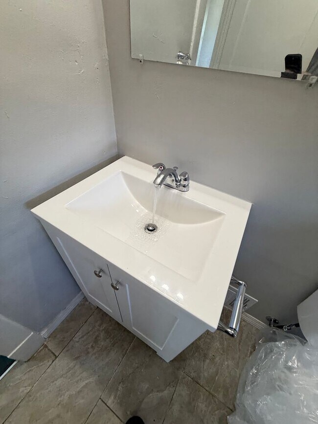 Building Photo - SECTION 8 & EDEN Accepted! - Fully Renovated 3-Bedroom Apartment