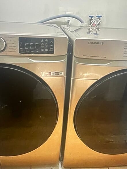 Building Photo - 1573 Mary St