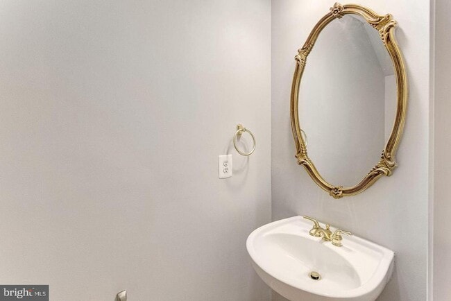 Building Photo - 14220 Madrigal Dr