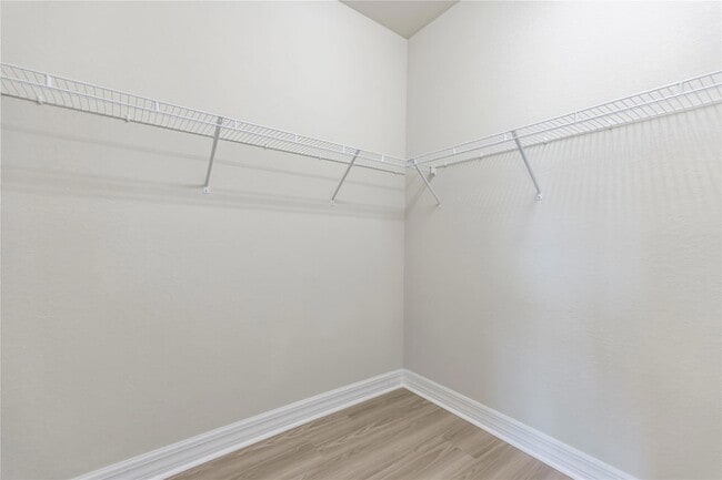 Building Photo - 4828 Chantilly Rd