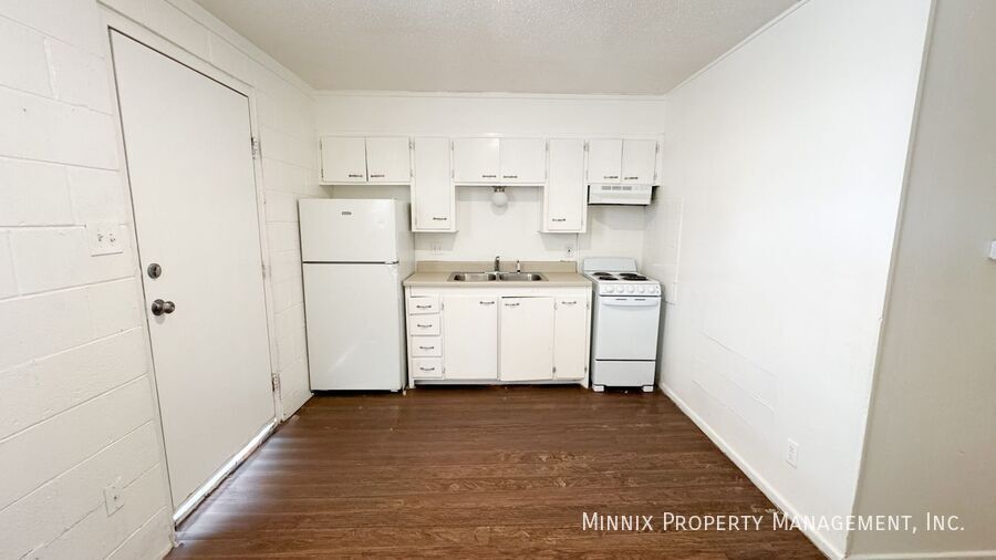 Building Photo - 2212 2nd St