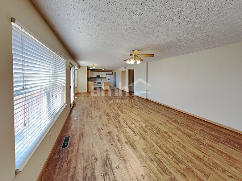 Building Photo - 45 Purple Finch Loop