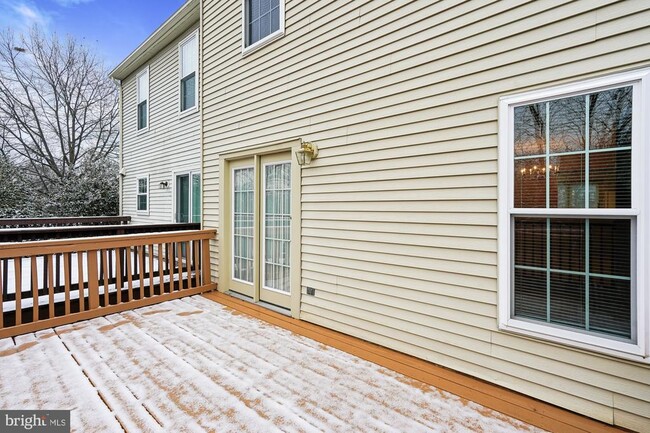 Building Photo - 45590 Whitcomb Square