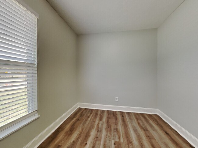 Building Photo - Newly Renovated Single Family Home | 3 BR/2BA | Fenced Backyard