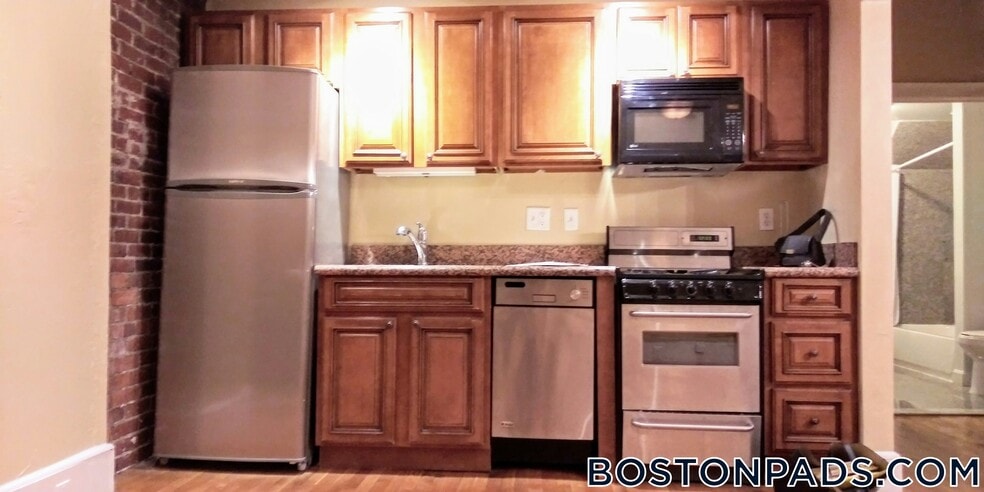 Building Photo - 48 Hereford St