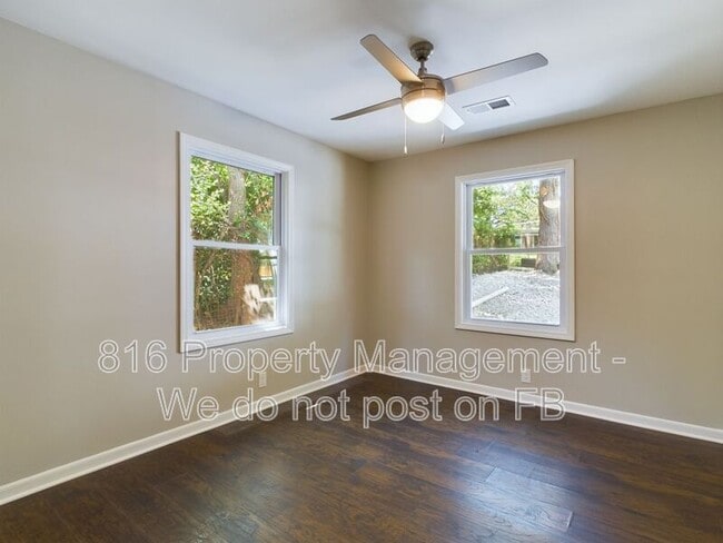 Building Photo - 6724 Sycamore Ave