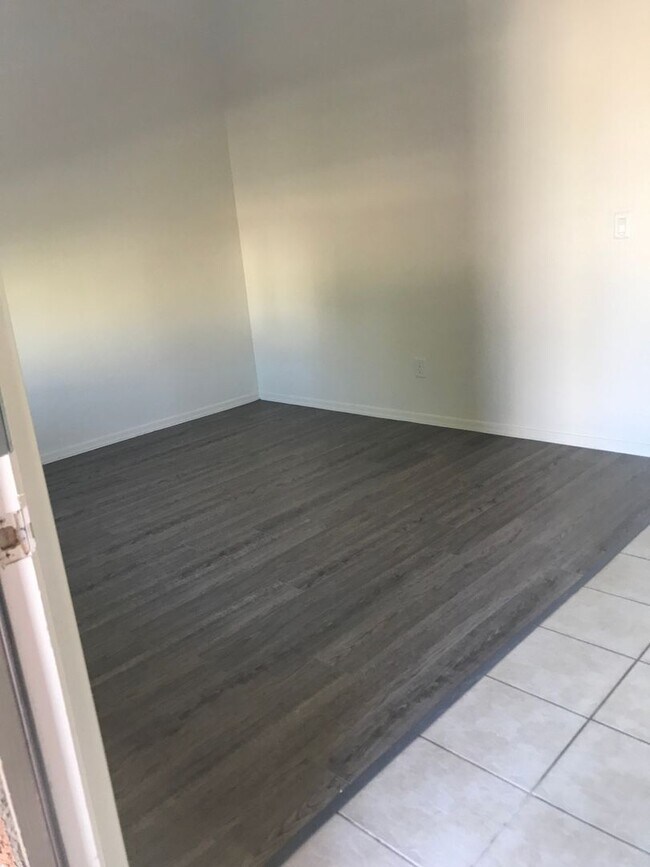 Building Photo - 1 month free rent if rented before New Years Day! Spacious 3br Home in Cortessa $1,899.00