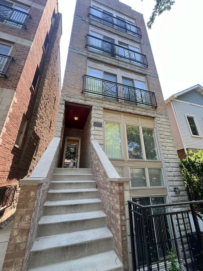 Building Photo - 2515 W Harrison St