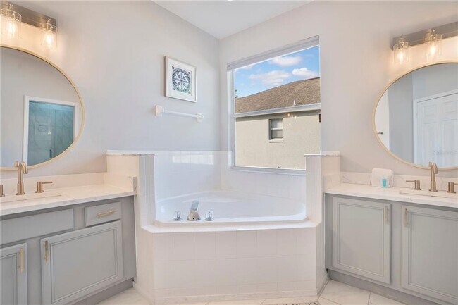 Building Photo - 544 Pineloch Dr