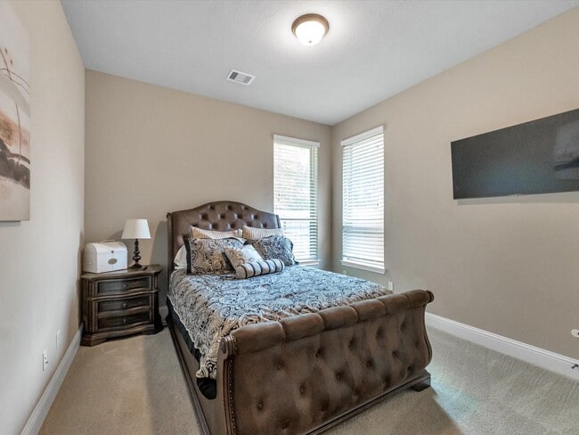 Building Photo - 34106 Mill Creek Way
