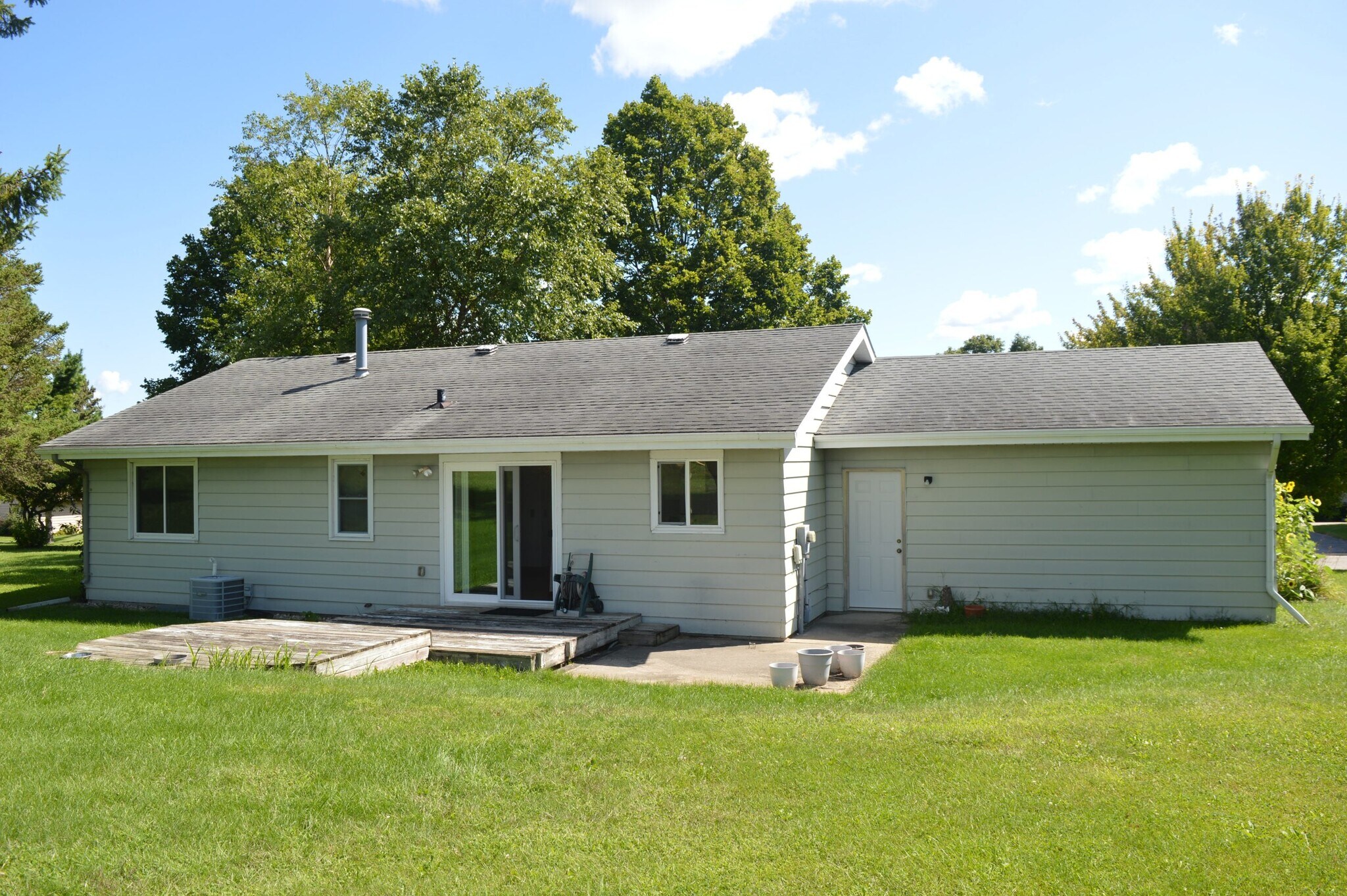 Building Photo - 837 10th Ave