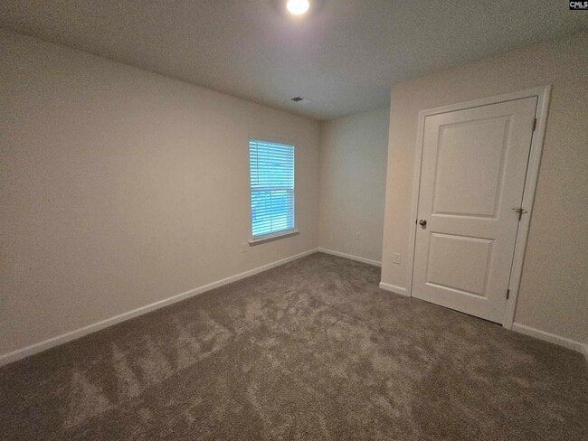 Building Photo - 482 Delahays Rd