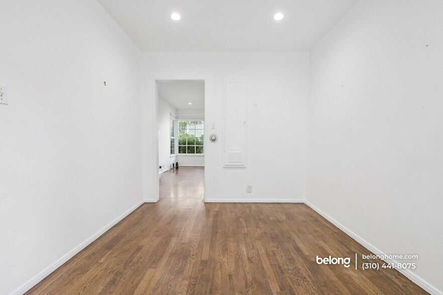 Building Photo - 1032 19th St