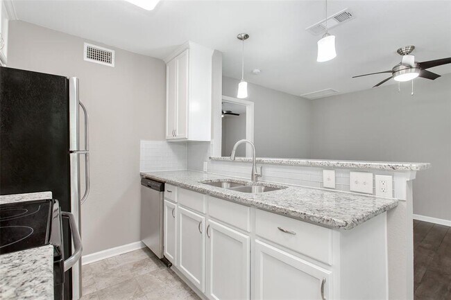 Building Photo - 4319 McKinney Ave