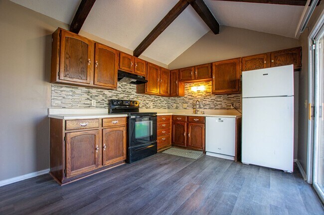Building Photo - 3 Bedroom / 2 Bath Home in Millard!