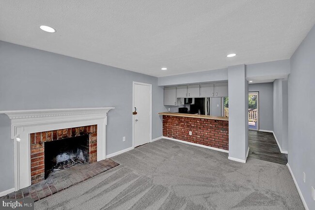 Building Photo - 801 High Plain Dr