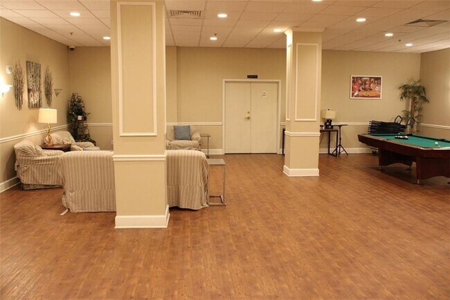 Building Photo - 1501 Clairmont Rd