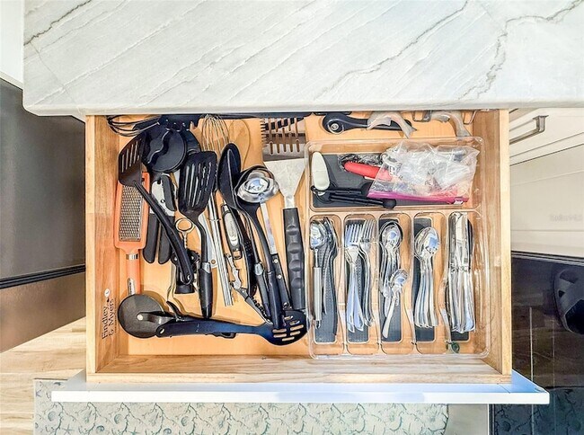 Building Photo - 845 Benjamin Franklin Dr