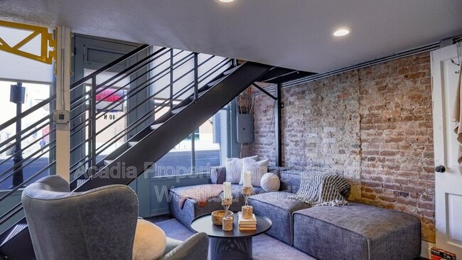 Building Photo - 20 Freedom Blvd 200 W