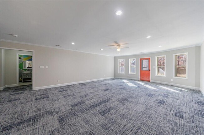 Building Photo - 11 Autumn Wood Dr