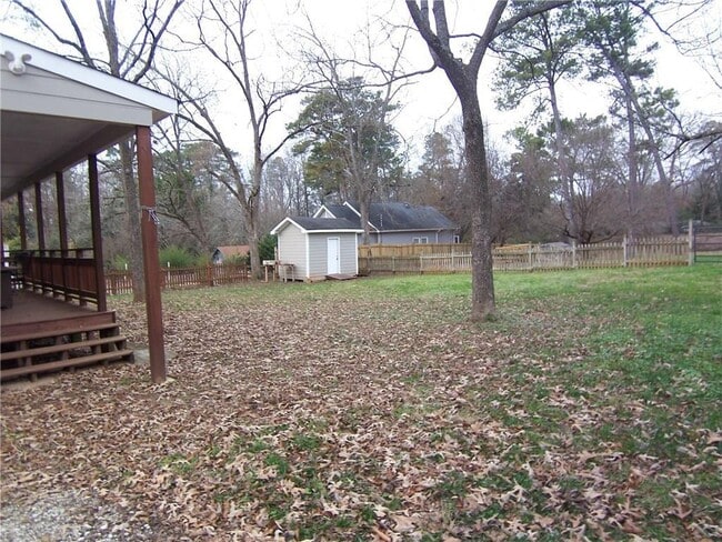 Building Photo - 125 King St