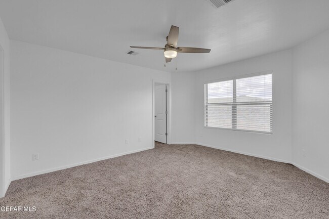 Building Photo - 13095 Emerald Hls Ave