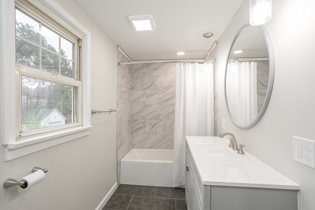 Building Photo - 306 Winona Blvd