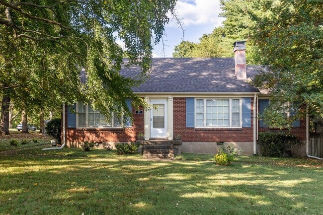 Primary Photo - Cozy 3BD/2BA in the heart of Green Hills/L...