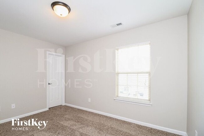 Building Photo - 105 Tannin Way