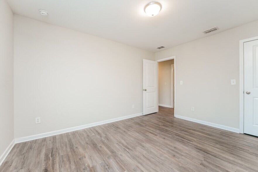 Building Photo - 3735 Newbury Pl