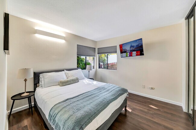 Building Photo - 30428 Penrod Dr