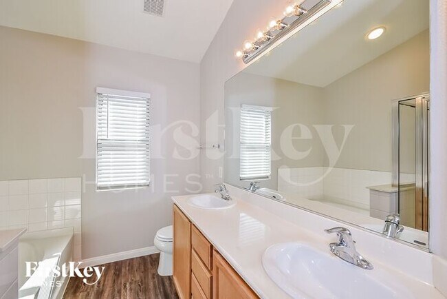 Building Photo - 5635 Tropic Breeze St