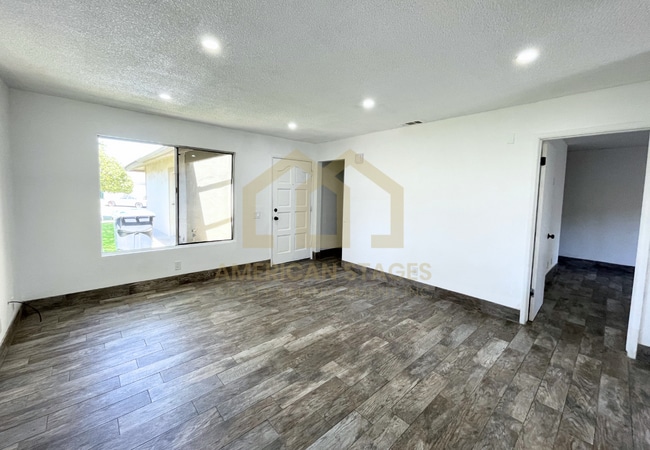 Building Photo - 916 N M Pl