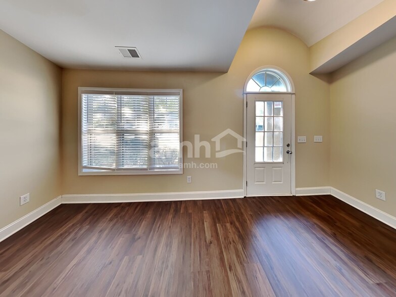 Building Photo - 414 Arrowhead Trl