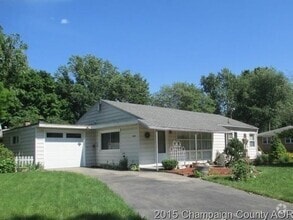 Building Photo - Cozy 3bedroom available Nov 1st.