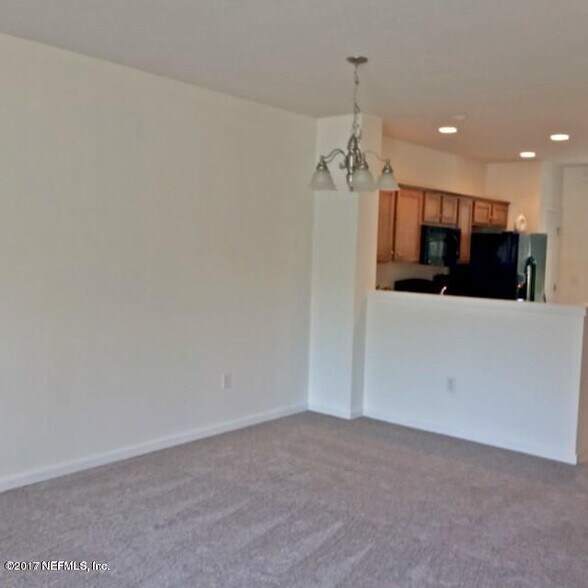 Building Photo - 8125 Summergate Court