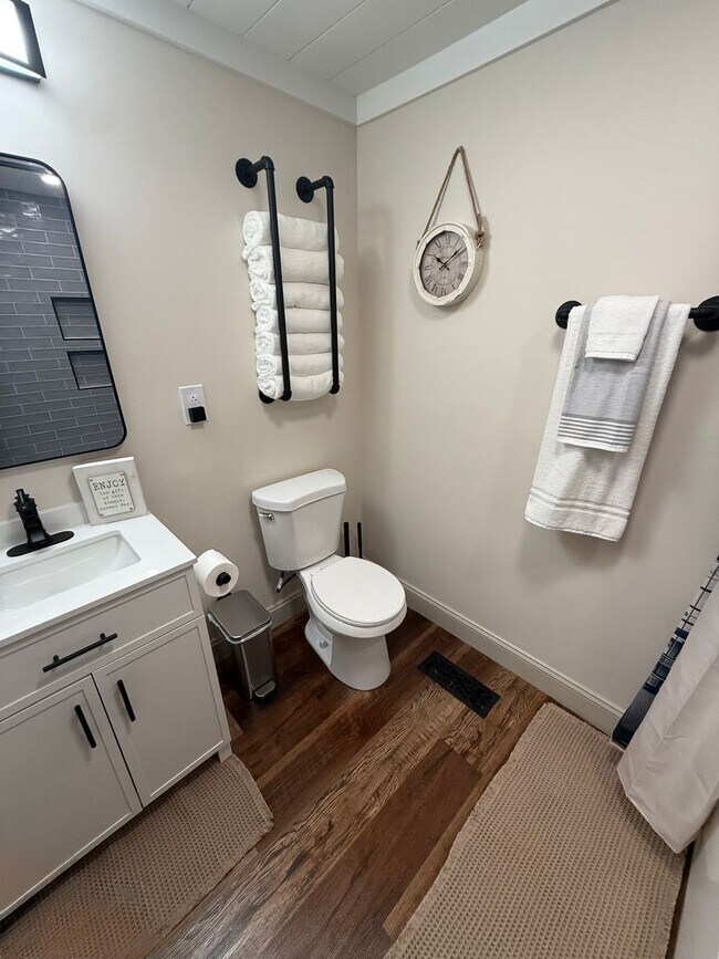 Building Photo - 2108 Veterans Dr