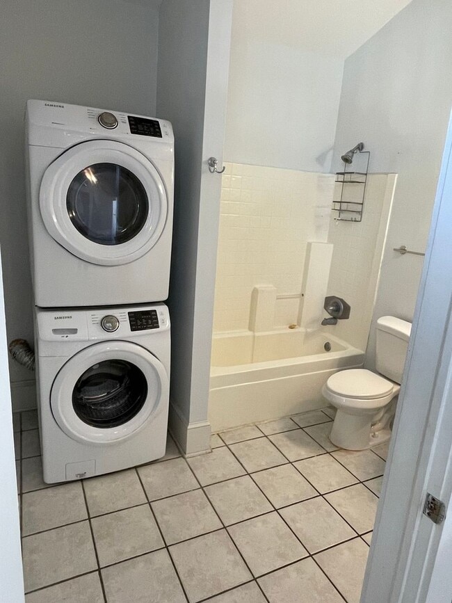 Building Photo - 1BD/1BA Shotgun w/ In Unit Washer and Dryer
