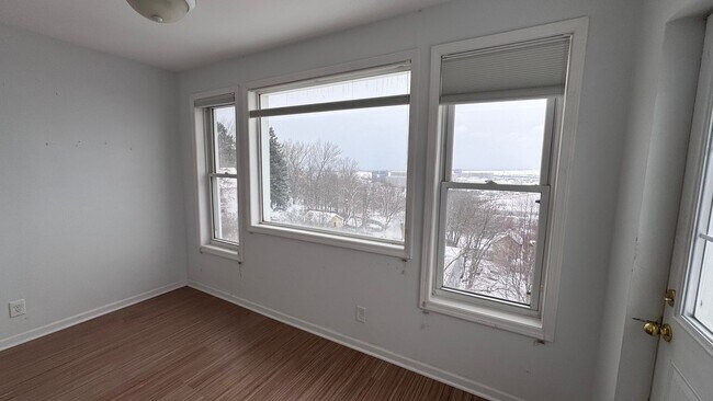 Building Photo - 1712 W 3rd St