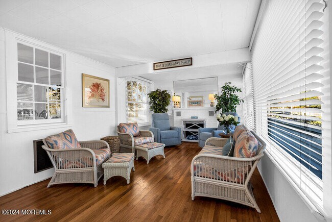 Primary Photo - 310 Brooklyn Blvd