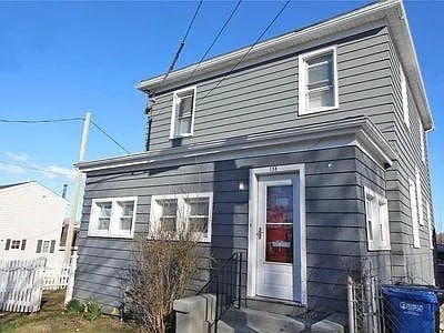 Building Photo - 138 Evarts St