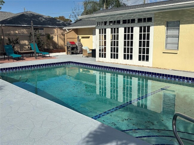 Building Photo - 2226 Fairfield Ave